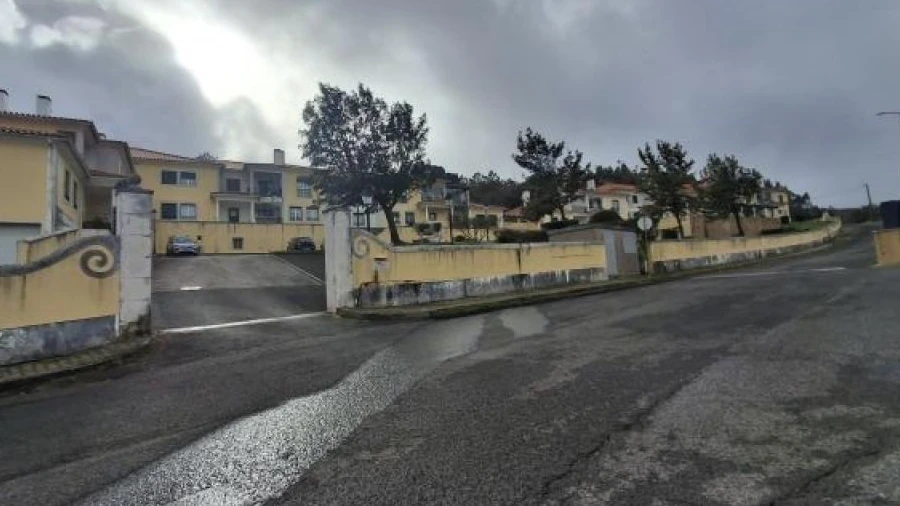 Garagem para Venda em Venda do Pinheiro e Santo Estêvão das Galés