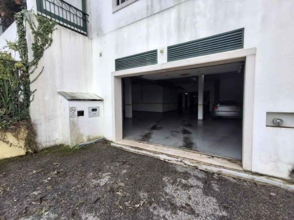 Garagem para Venda em Venda do Pinheiro e Santo Estêvão das Galés Foto 3
