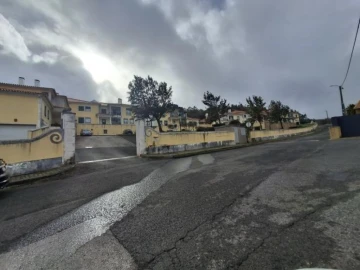 Garagem para Venda em Venda do Pinheiro e Santo Estêvão das Galés
