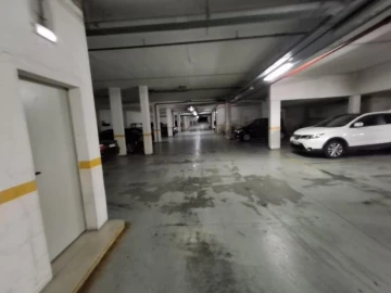 Garagem para Venda em Venda do Pinheiro e Santo Estêvão das Galés