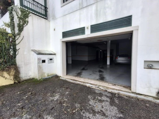 Garagem para Venda em Venda do Pinheiro e Santo Estêvão das Galés Foto 3