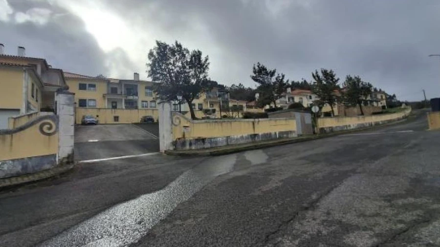 Garagem para Venda em Venda do Pinheiro e Santo Estêvão das Galés