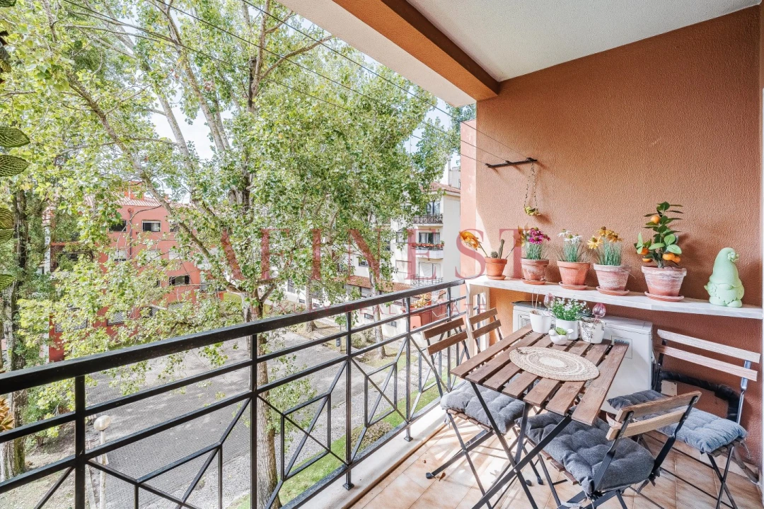 Apartamento T4 para Venda em Carcavelos e Parede Foto 32