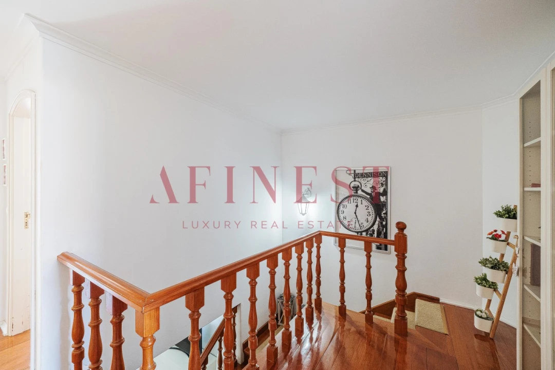 Apartamento T4 para Venda em Carcavelos e Parede Foto 59
