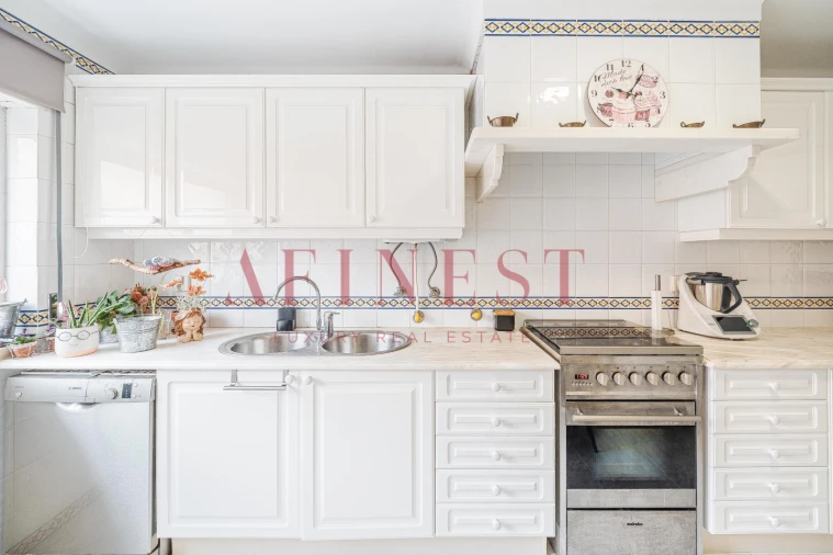 Apartamento T4 para Venda em Carcavelos e Parede Foto 18