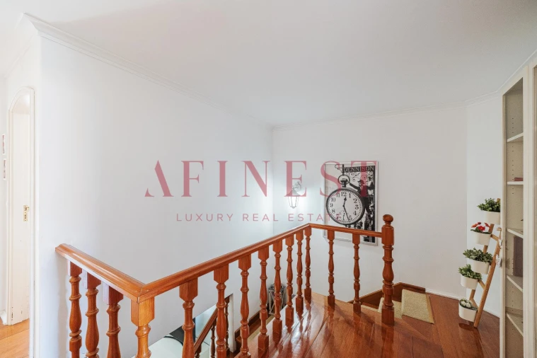 Apartamento T4 para Venda em Carcavelos e Parede Foto 59
