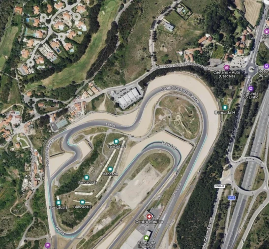 Moradia T3 para Arrendamento em Santa Maria e São Miguel, São Martinho, São Pedro Penaferrim Planta 1