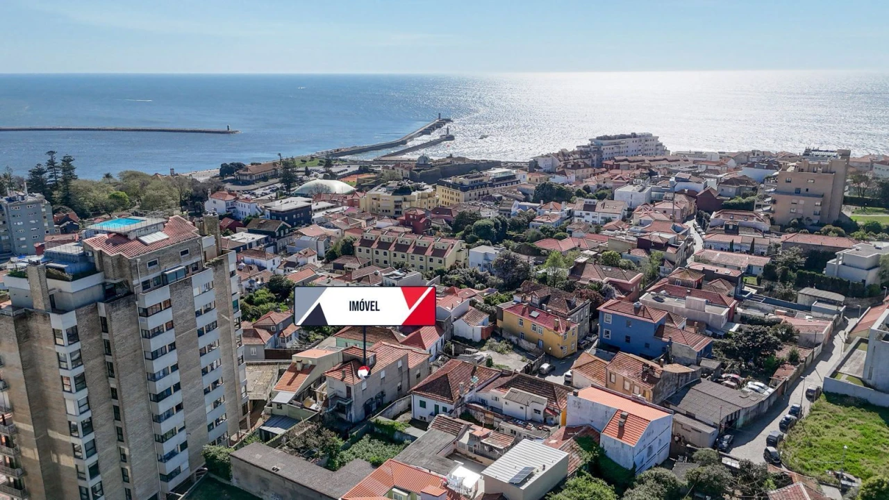 Moradia T4 para Venda em Aldoar, Foz do Douro e Nevogilde Foto 1