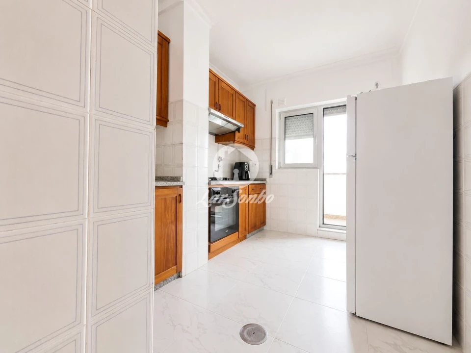 Apartamento T2 para Venda em Arcozelo Foto 6