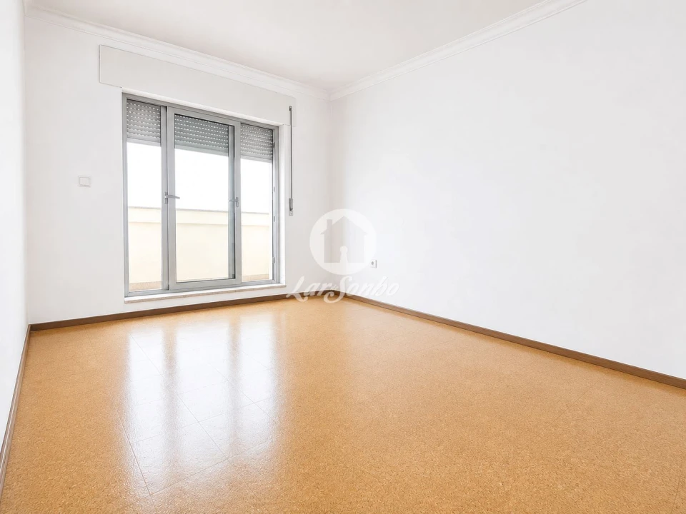 Apartamento T2 para Venda em Arcozelo Foto 19