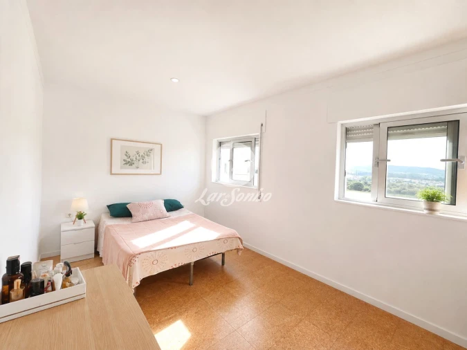 Apartamento T2 para Venda em Arcozelo Foto 17