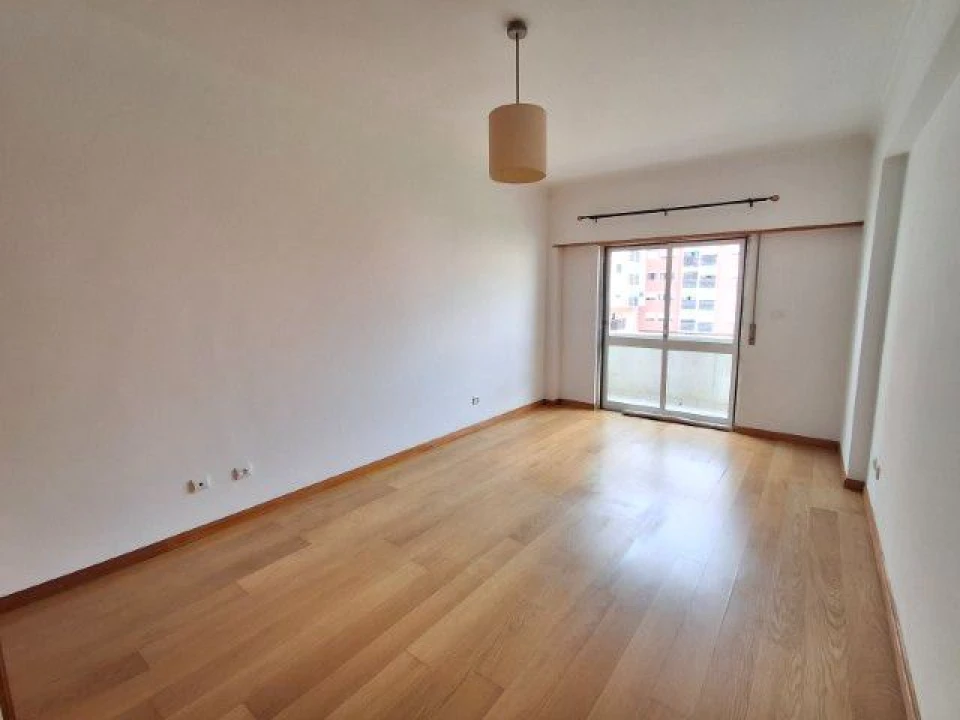 Apartamento T2 para Arrendamento em Cacém e São Marcos Foto 10