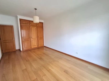 Apartamento T2 para Arrendamento em Cacém e São Marcos