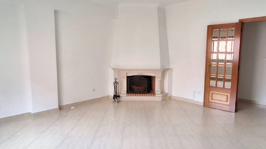 Apartamento T2 para Arrendamento em Cacém e São Marcos