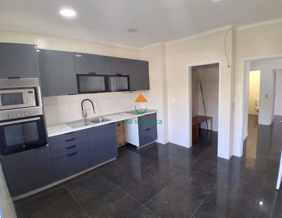 Apartamento T3 para Venda em Fânzeres e São Pedro da Cova Foto 2