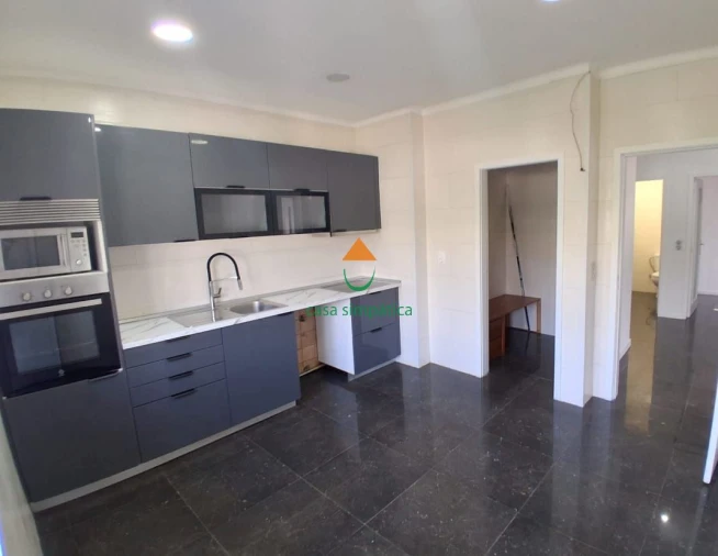 Apartamento T3 para Venda em Fânzeres e São Pedro da Cova Foto 2