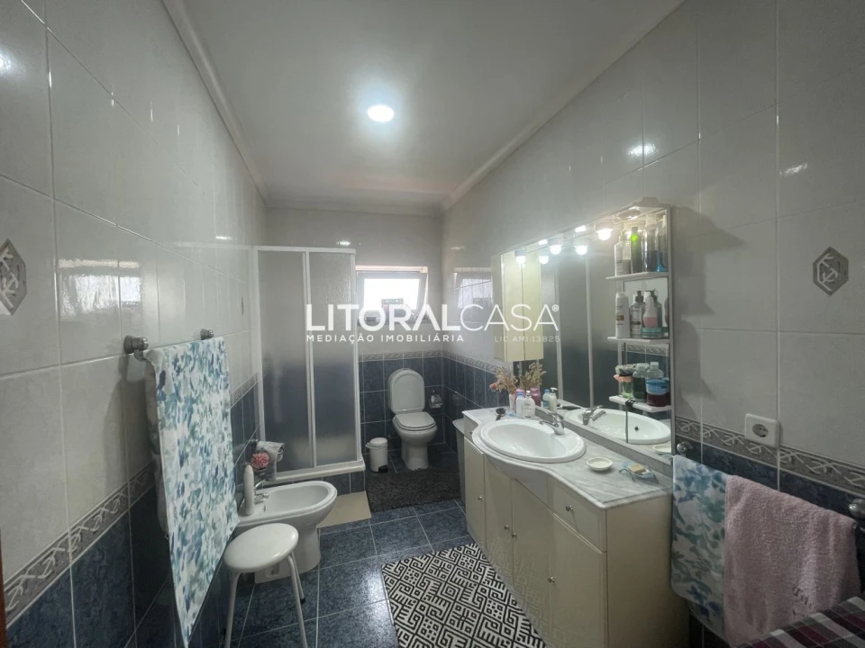 Moradia T4 para Venda em Mira Foto 18