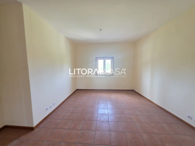 Loja para Arrendamento em Vagos e Santo António Foto 8