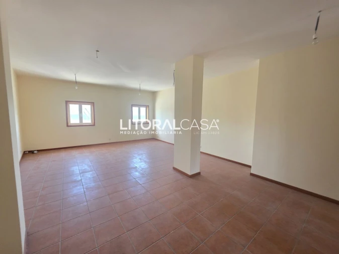Loja para Arrendamento em Vagos e Santo António Foto 6