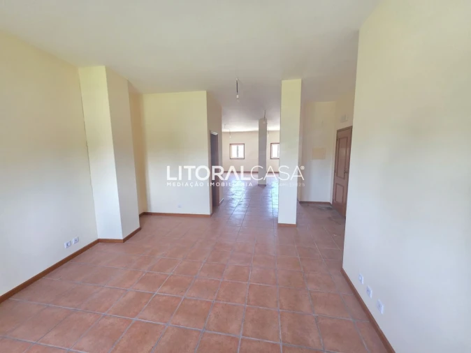 Loja para Arrendamento em Vagos e Santo António Foto 13