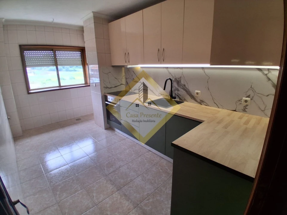 Apartamento T3 para Venda em Rio Tinto Foto 3