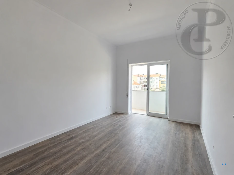 Apartamento T3 para Venda em Barreiro e Lavradio Foto 6