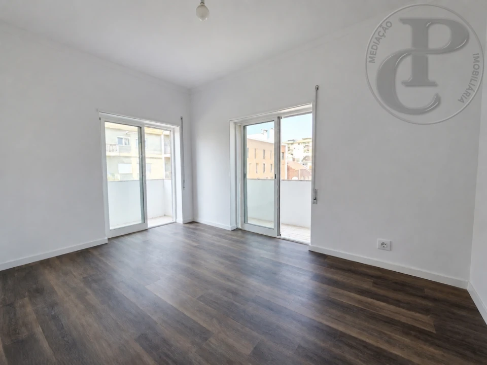 Apartamento T3 para Venda em Barreiro e Lavradio Foto 4