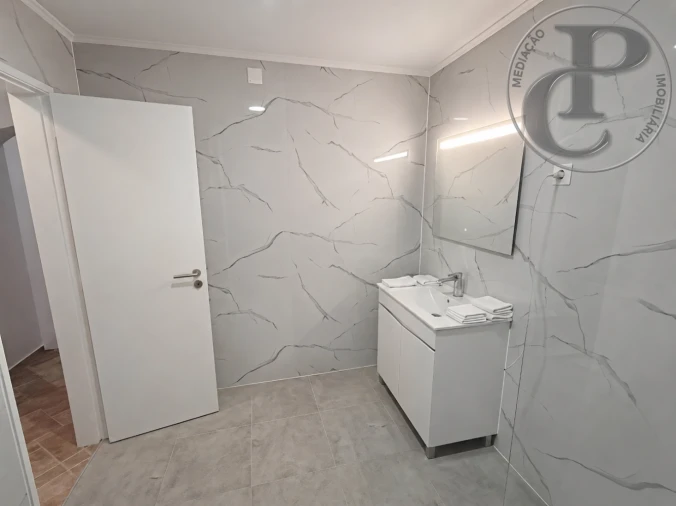 Apartamento T4 para Venda em Amora Foto 6
