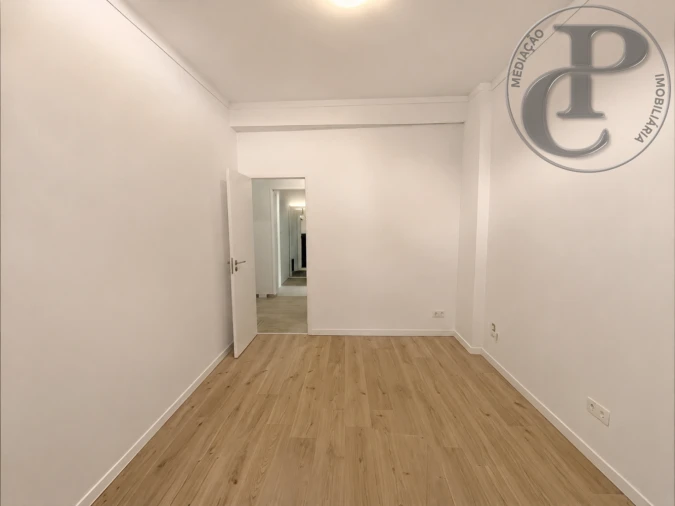 Apartamento T4 para Venda em Amora Foto 2