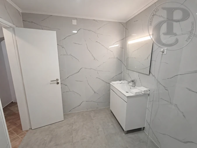 Apartamento T4 para Venda em Amora Foto 8