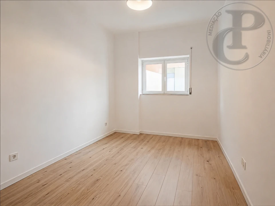 Apartamento T4 para Venda em Amora Foto 7