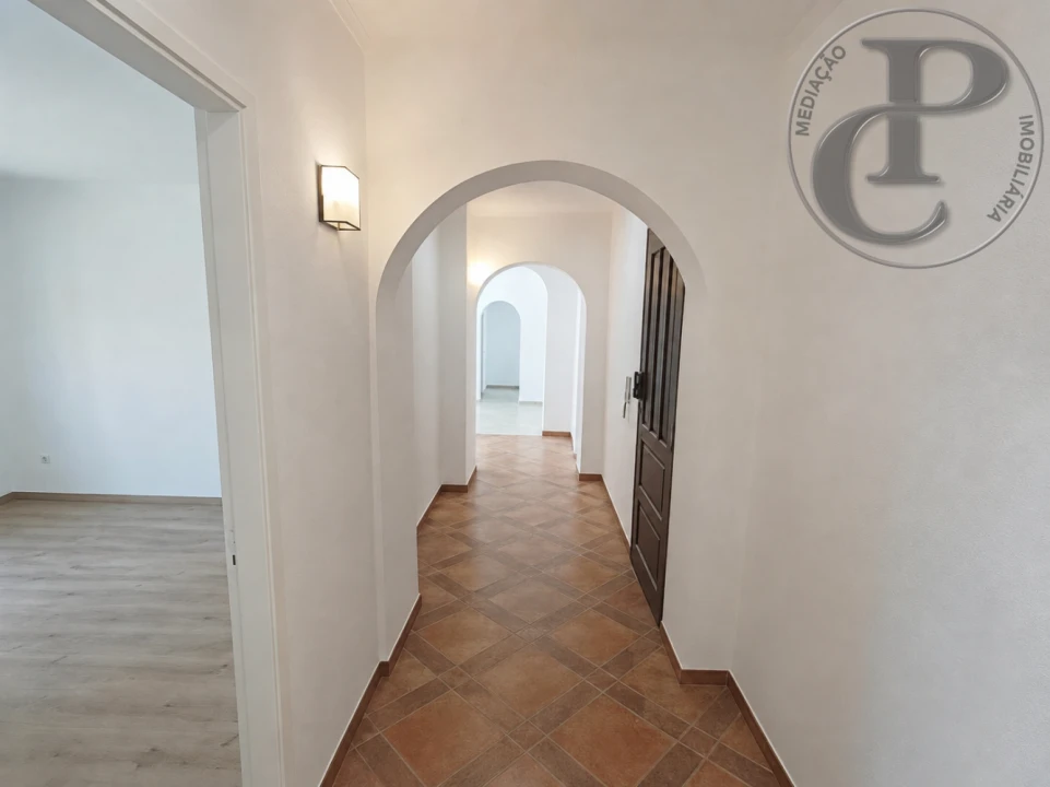 Apartamento T4 para Venda em Amora Foto 3
