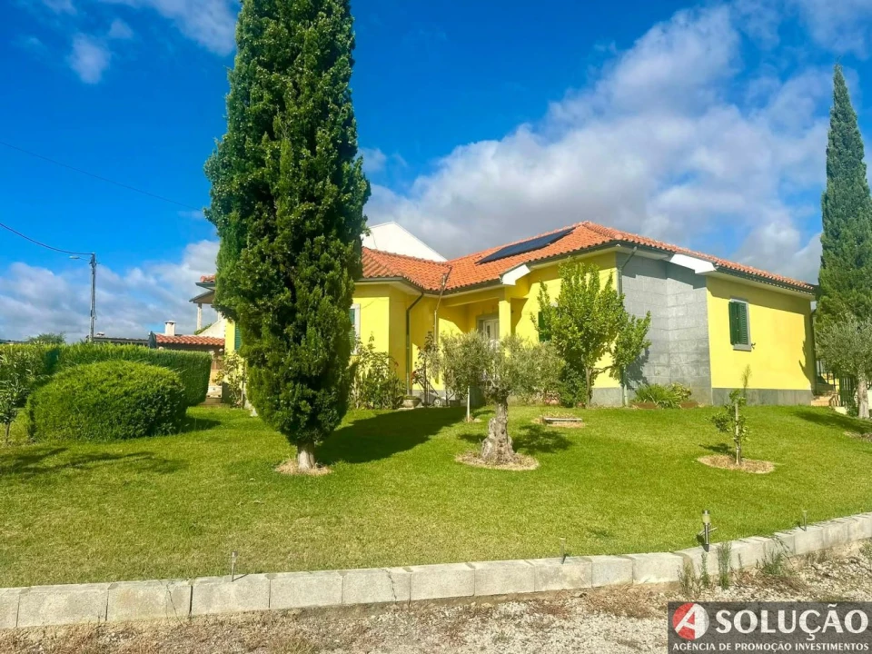 Moradia T3 para Venda em Assares e Lodões Foto 1