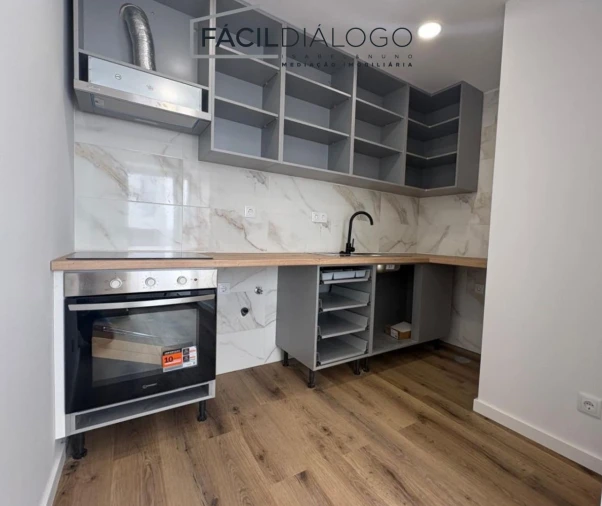 Apartamento T2 para Venda em Sesimbra (Santiago) Foto 2