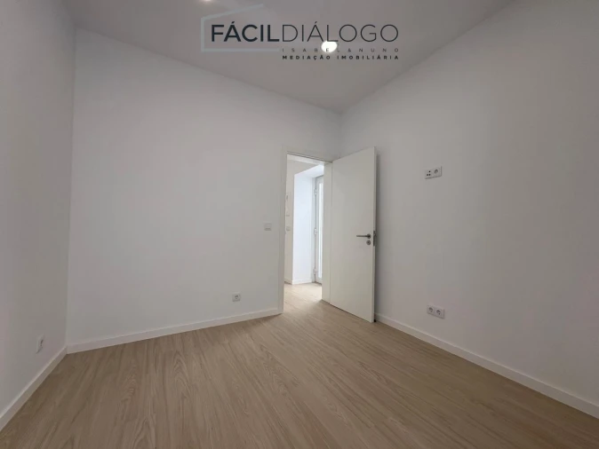 Apartamento T2 para Venda em Sesimbra (Santiago) Foto 5