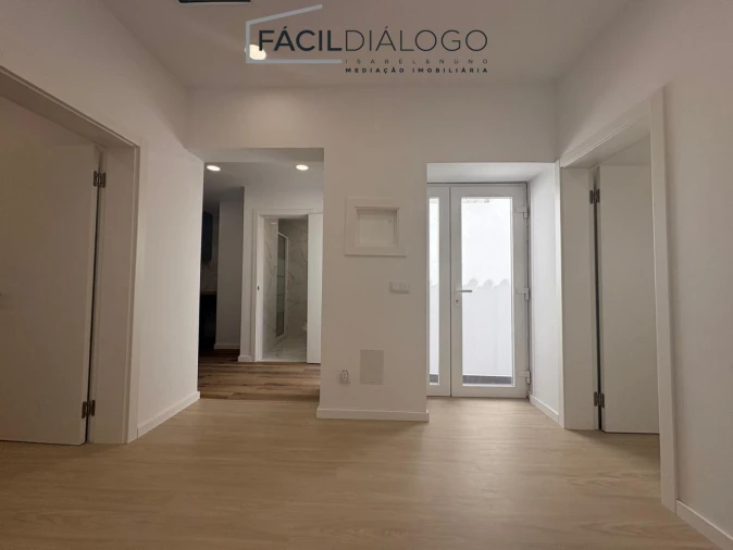Apartamento T2 para Venda em Sesimbra (Santiago) Foto 9