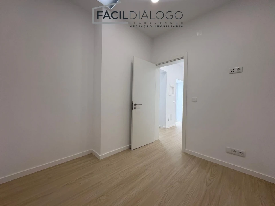 Apartamento T2 para Venda em Sesimbra (Santiago) Foto 8