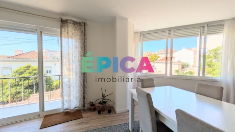 Apartamento T3 para Venda em Queluz e Belas