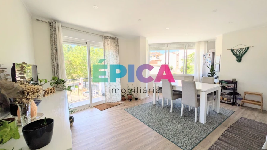 Apartamento T3 para Venda em Queluz e Belas Foto 3