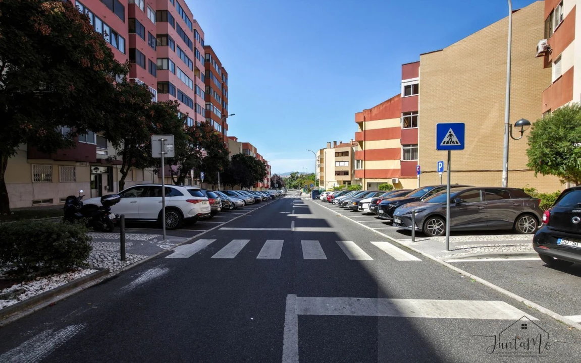 Apartamento T2 para Venda em Venteira Foto 32