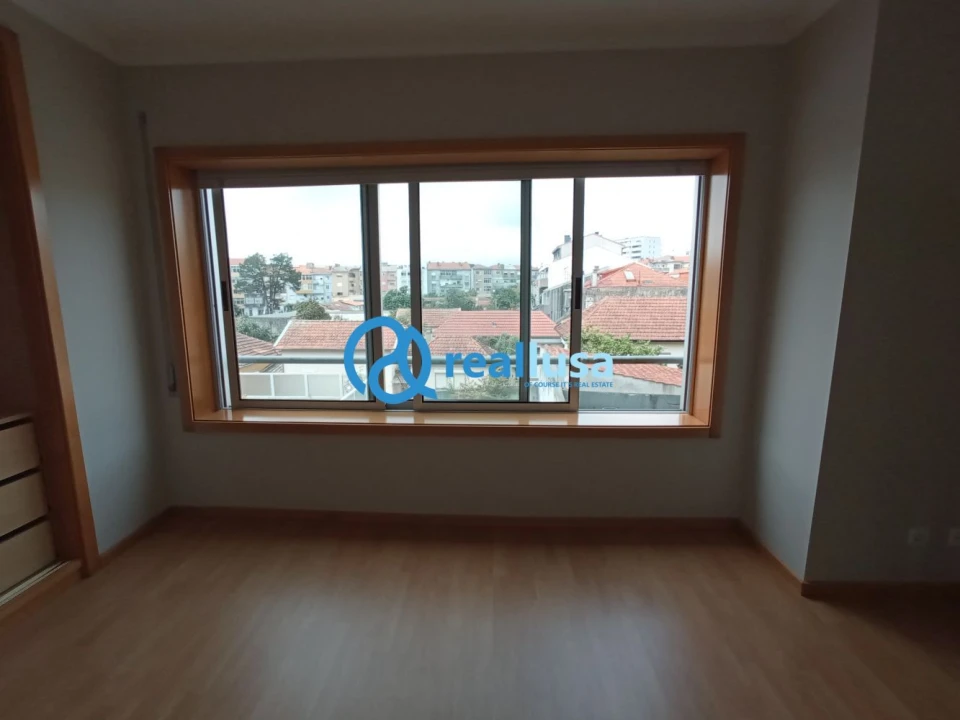 Apartamento T1 para Venda em Paranhos Foto 3