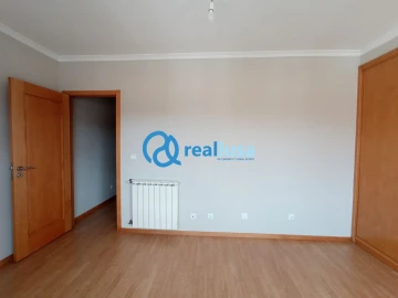 Apartamento T1 para Venda em Paranhos