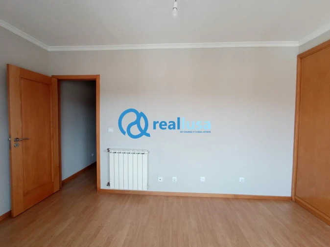 Apartamento T1 para Venda em Paranhos Foto 9
