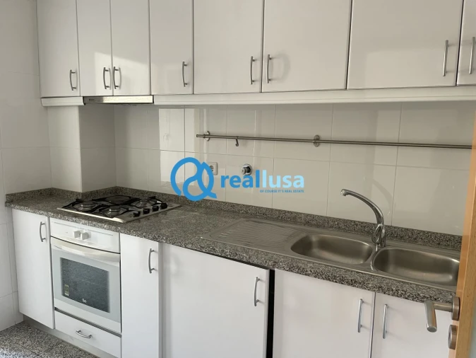 Apartamento T1 para Venda em Paranhos Foto 4