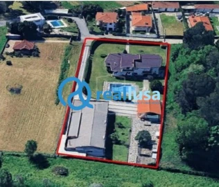 Moradia T5 para Venda em Ruivães e Novais