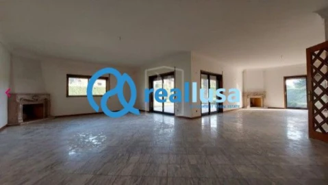 Moradia T5 para Venda em Ruivães e Novais