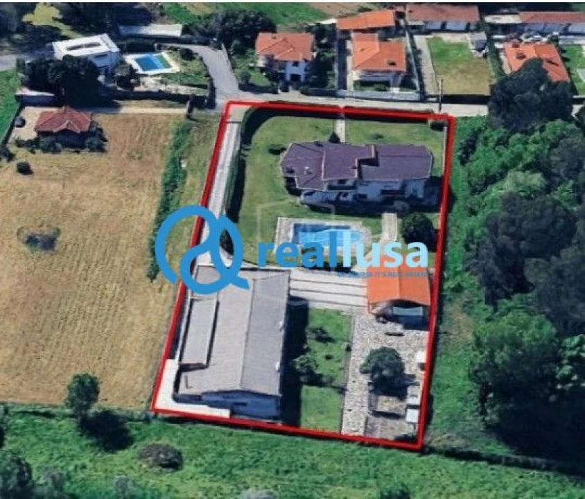 Moradia T5 para Venda em Ruivães e Novais Foto 1