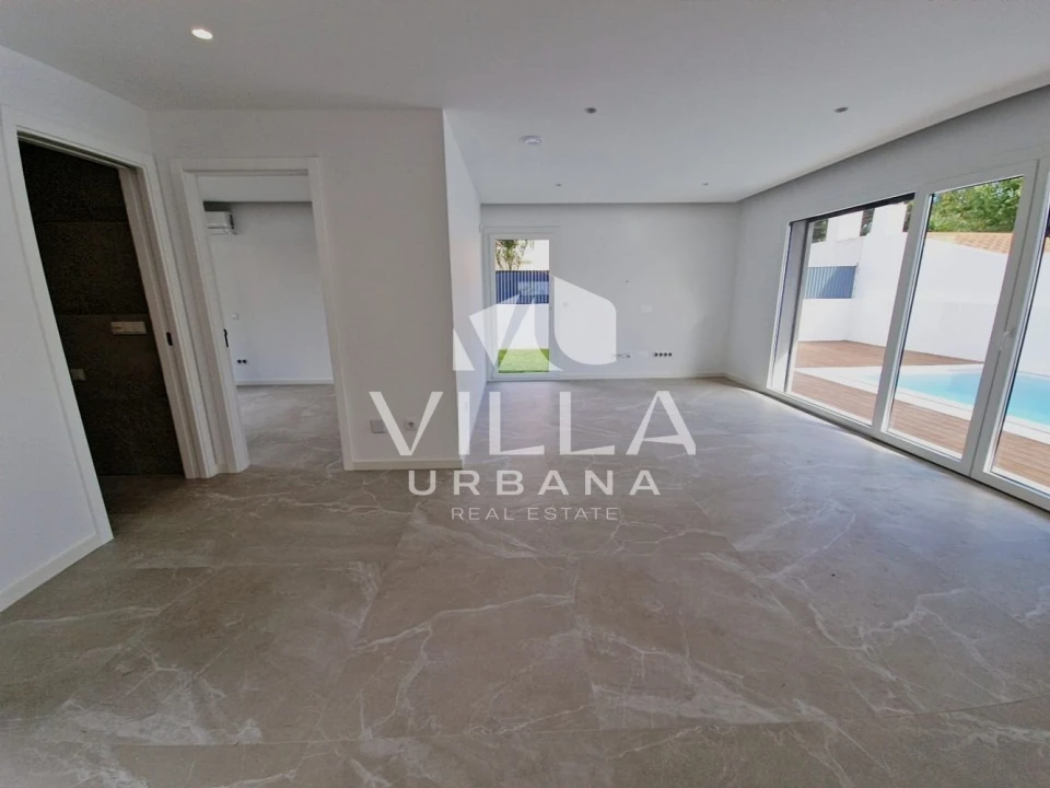 Moradia T4 para Venda em Charneca de Caparica e Sobreda Foto 18