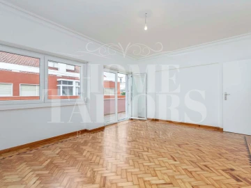 Apartamento T3 para Arrendamento em Santo António
