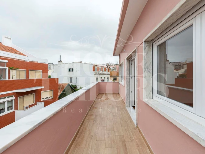 Apartamento T3 para Arrendamento em Santo António Foto 3